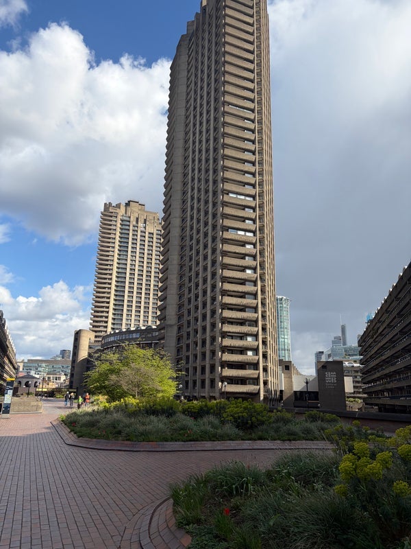 Flat Aldersgate Street in City of London