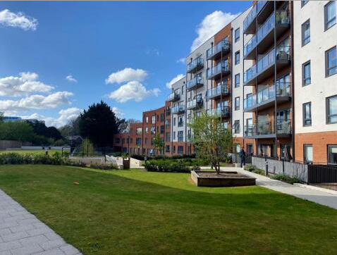 Flat Ifield Road in Crawley