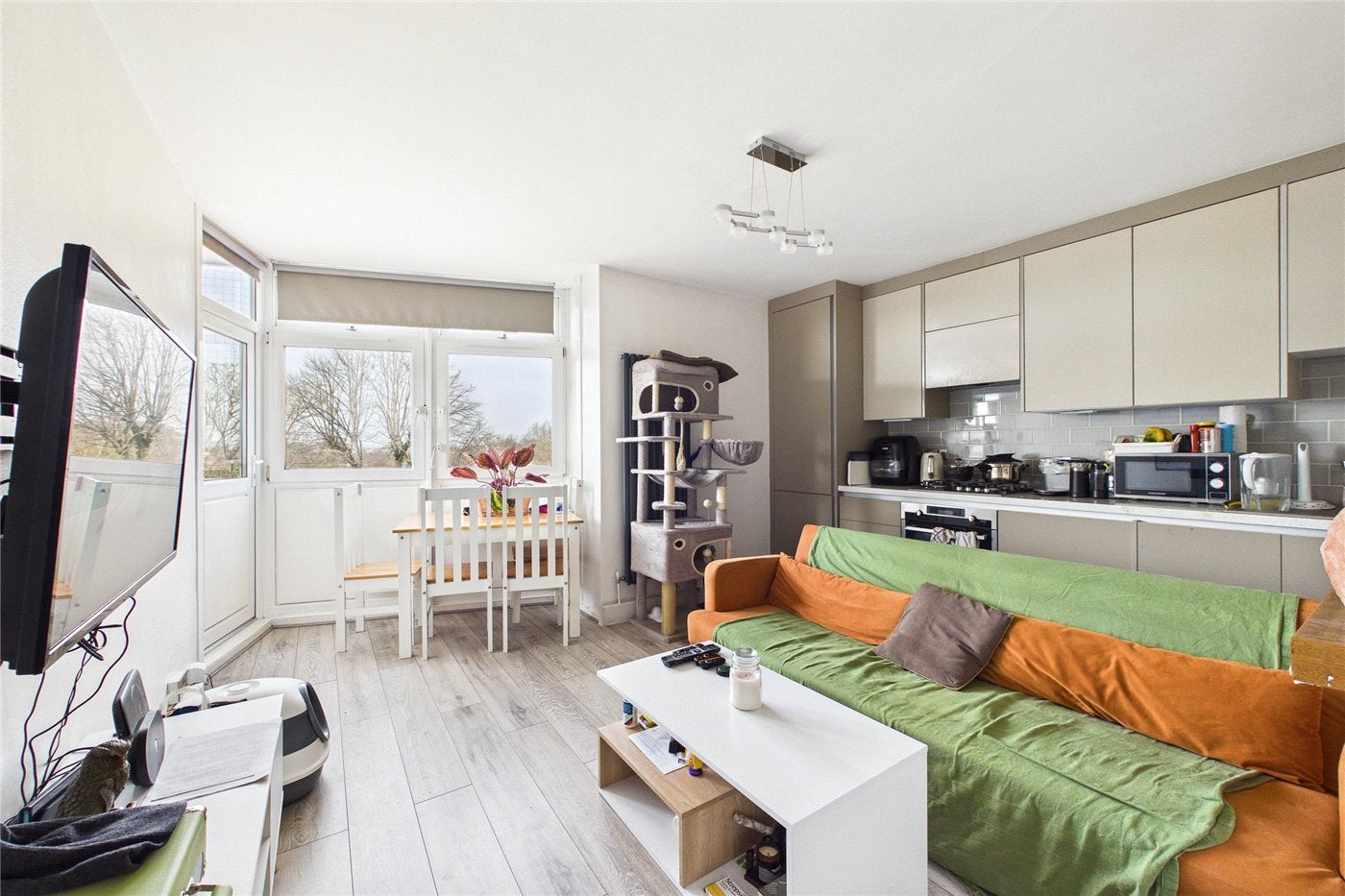 Flat West Drive in Greater London