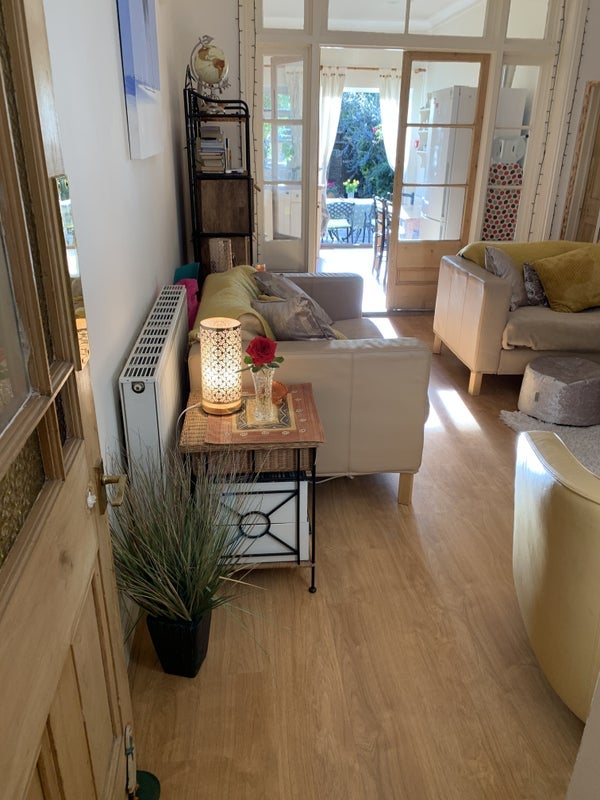 Room Rocks Lane in Greater London