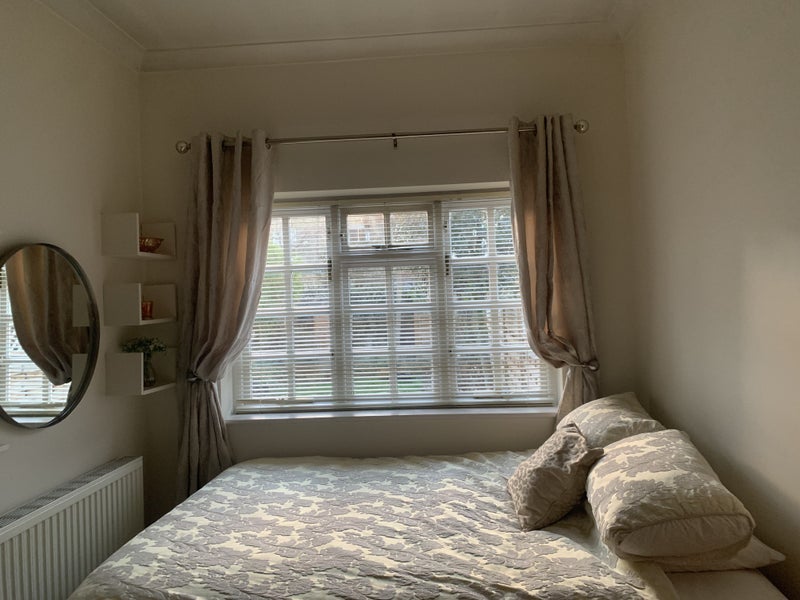 Room Rocks Lane in Greater London
