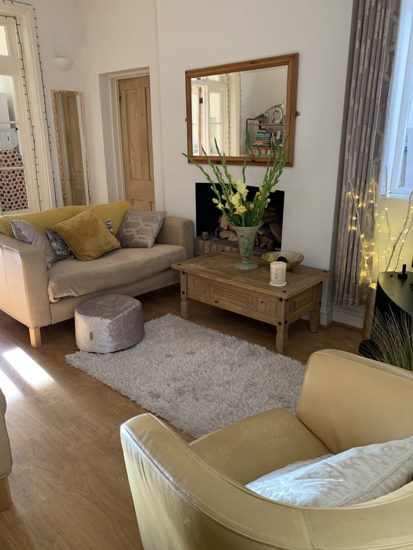 Room Rocks Lane in Greater London