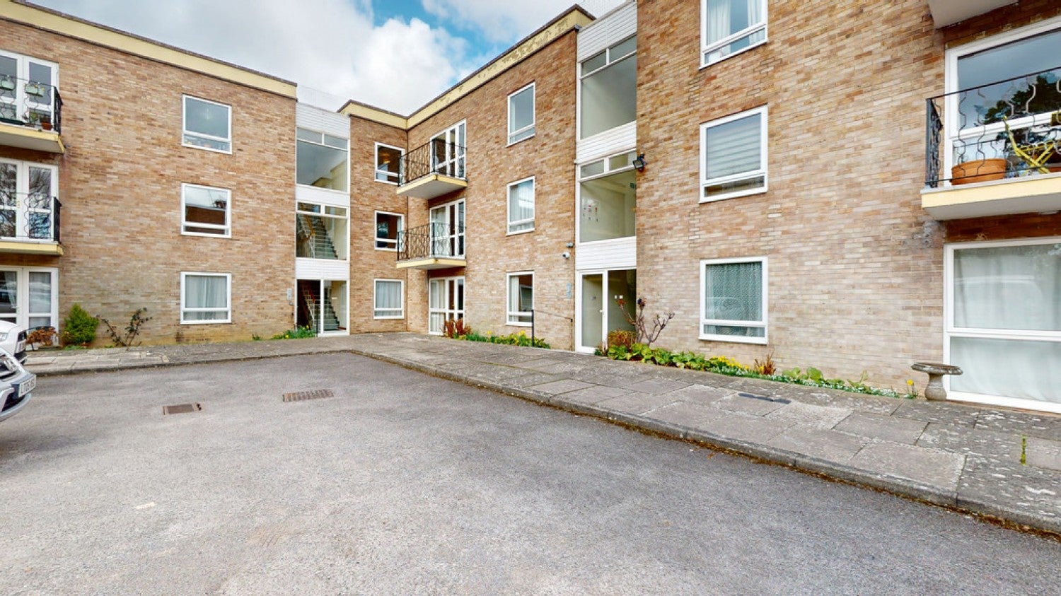 Flat Overton Road in Cheltenham