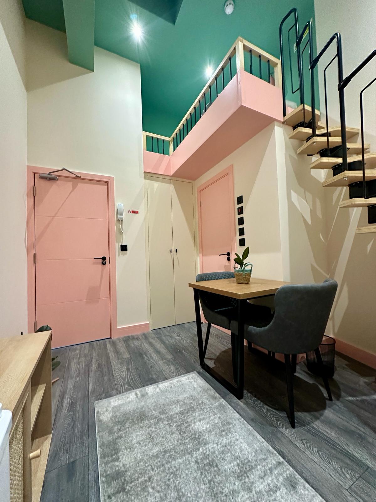 Room Burma Road in Greater London