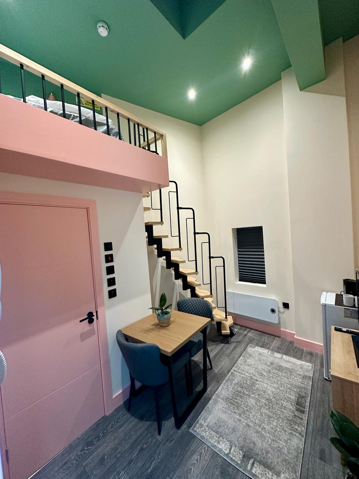 Room Burma Road in Greater London