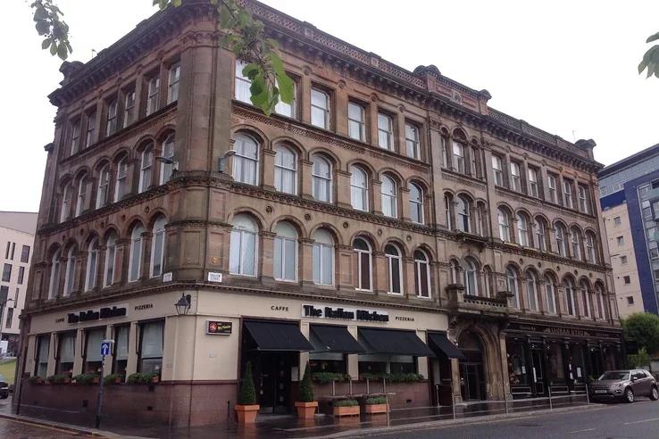 Flat Ingram Street in Glasgow