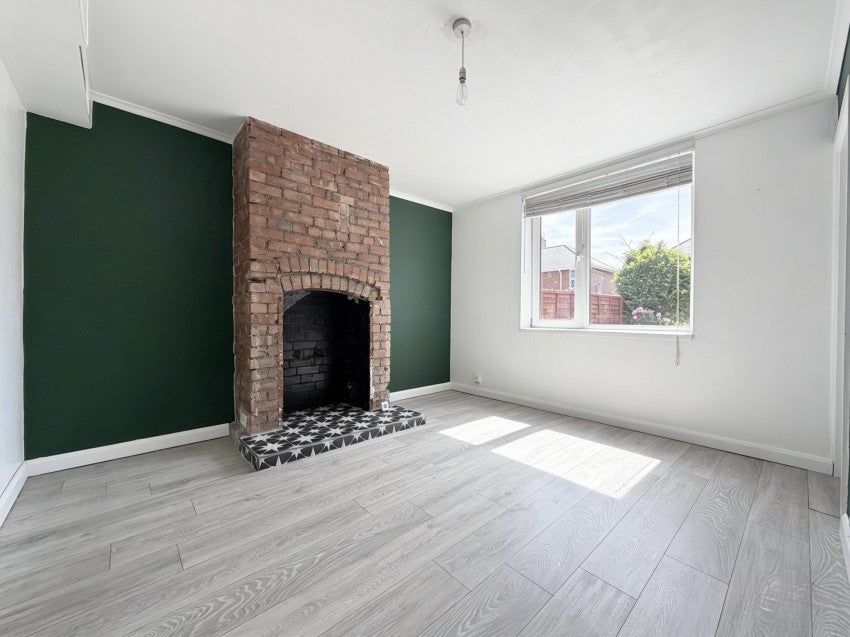 Flat Burnthouse Lane in Exeter