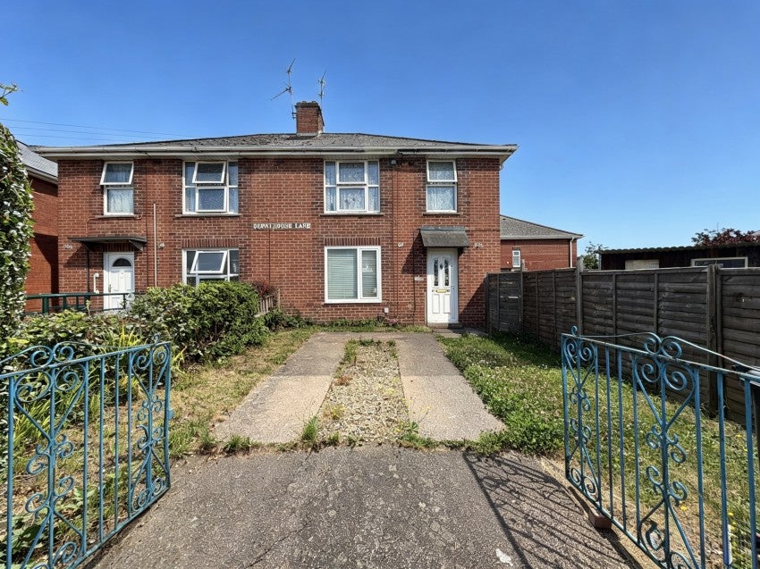 Flat Burnthouse Lane in Exeter
