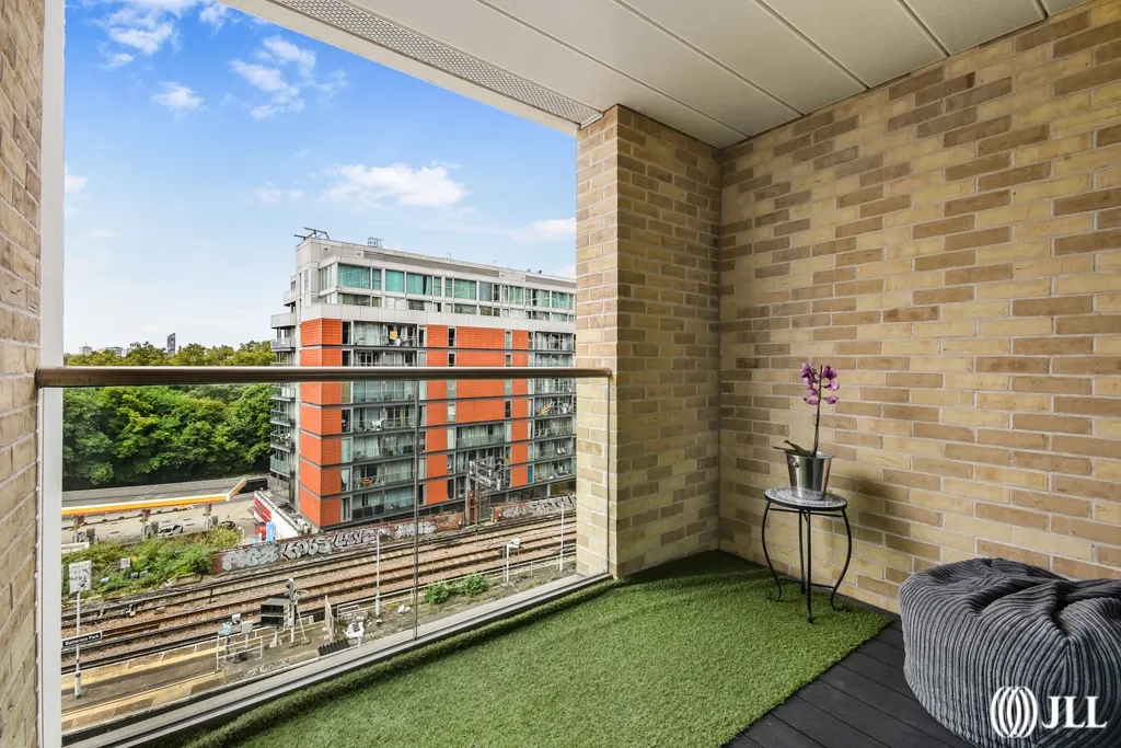 Flat Palmer Road in Greater London
