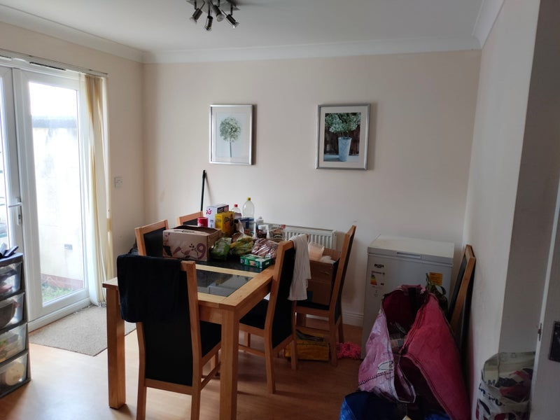 Room Threipland Drive in Cardiff