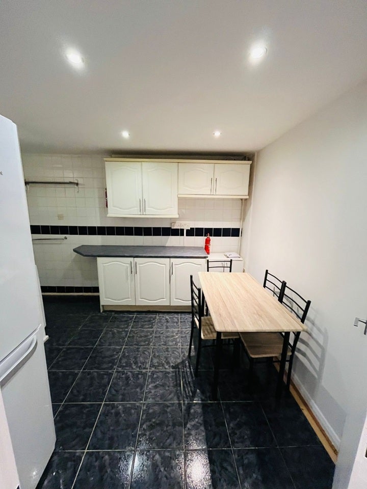 Room Penderyn Way in Greater London