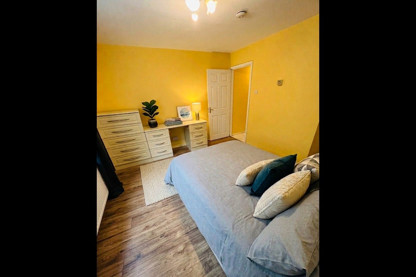 Room Penderyn Way in Greater London