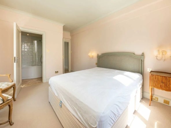 Flat Chesterfield Gardens in City of Westminster