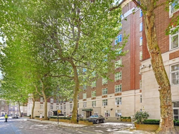 Flat Chesterfield Gardens in City of Westminster