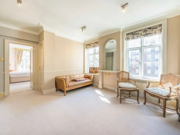 Flat Chesterfield Gardens in City of Westminster