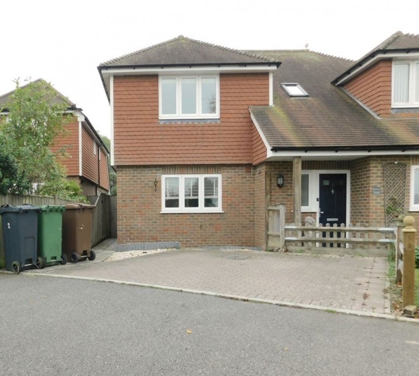 House Hastings Road in Rother