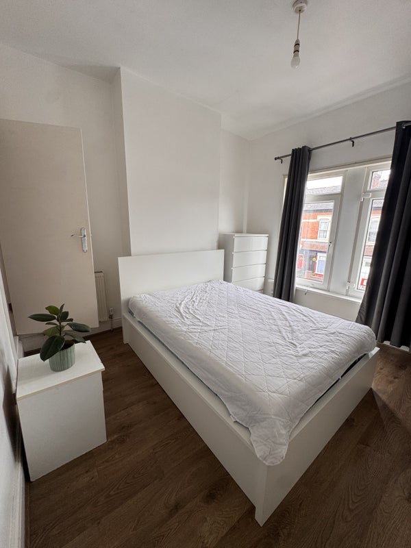 Room Cecil Road in Birmingham