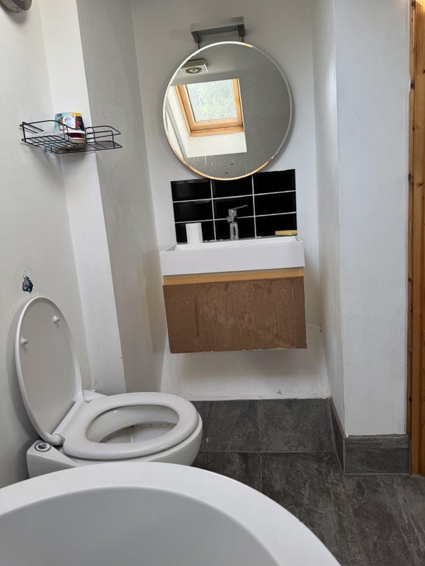 Room Aylesbury Road in Greater London