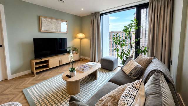 Flat James Watt Queensway in Birmingham