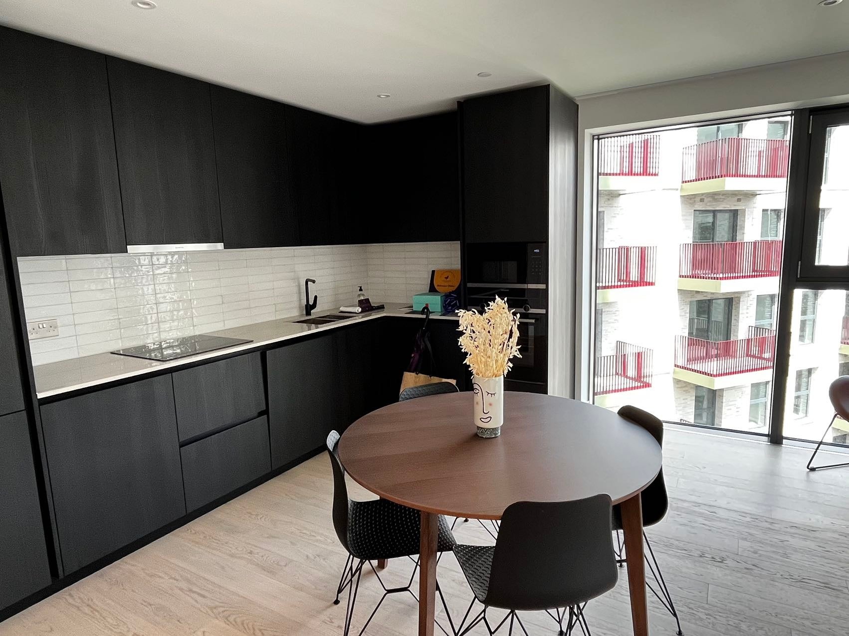 Flat Date Street in Greater London