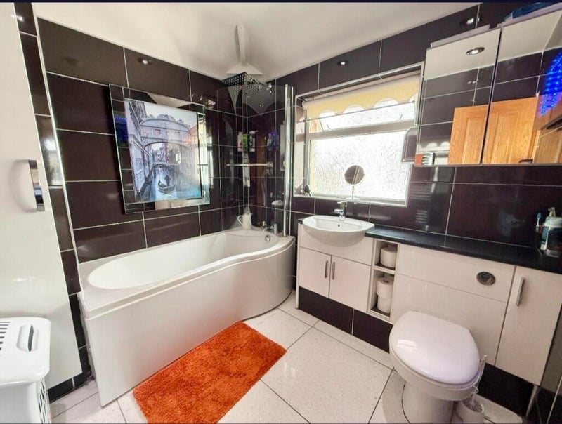 Room Mitchell Crescent in Merthyr Tydfil