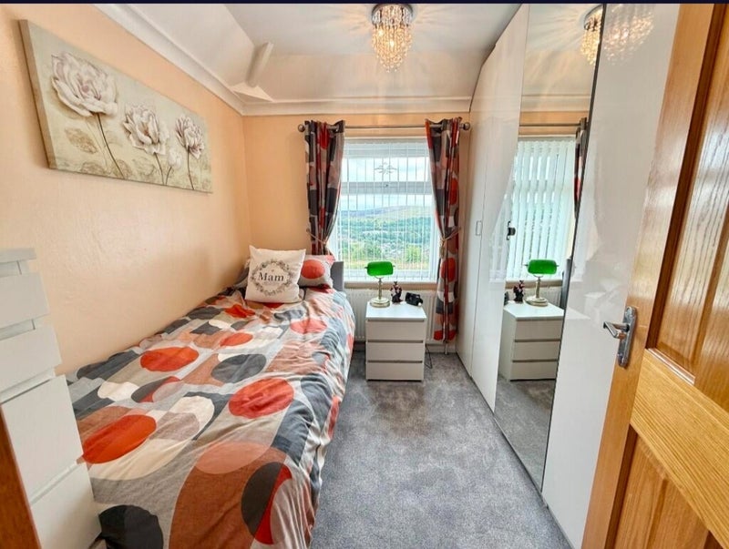 Room Mitchell Crescent in Merthyr Tydfil