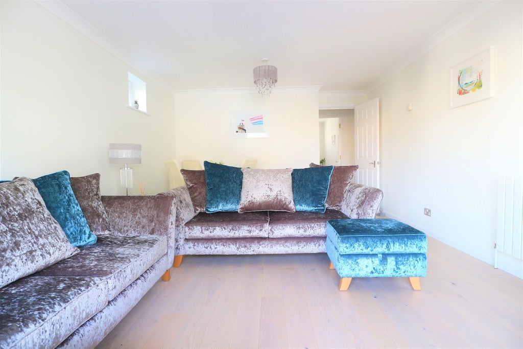 Flat The Strand in Roedean