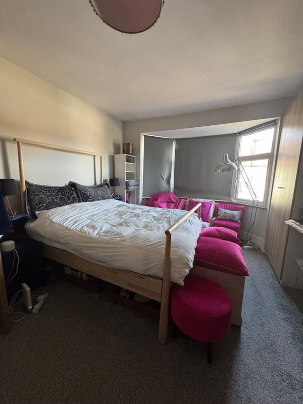 Room Claverdale Road in Greater London