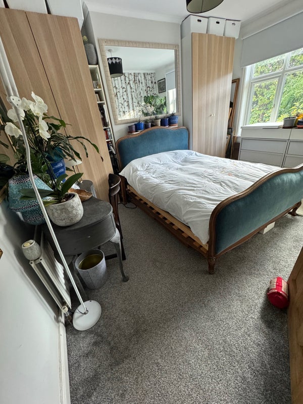 Room Claverdale Road in Greater London