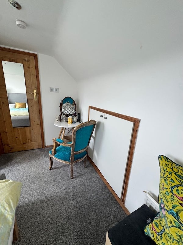 Room Claverdale Road in Greater London