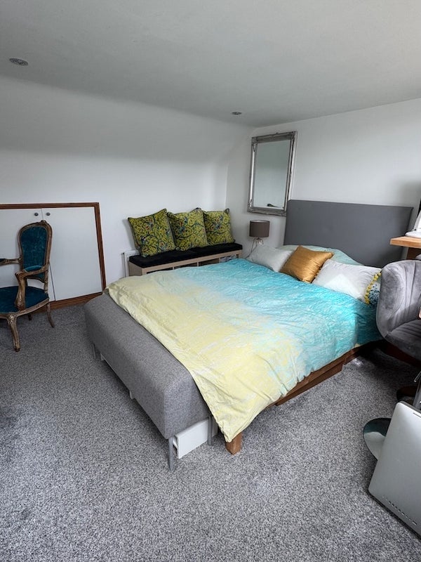Room Claverdale Road in Greater London