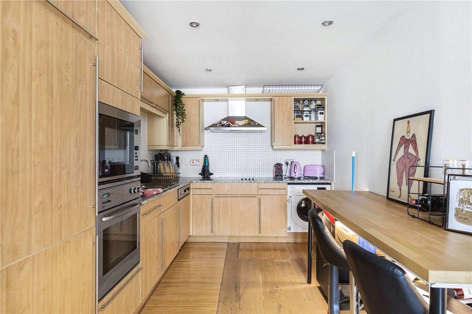 Flat Long Lane in Greater London