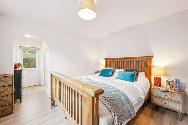Flat Trefoil Road in Greater London