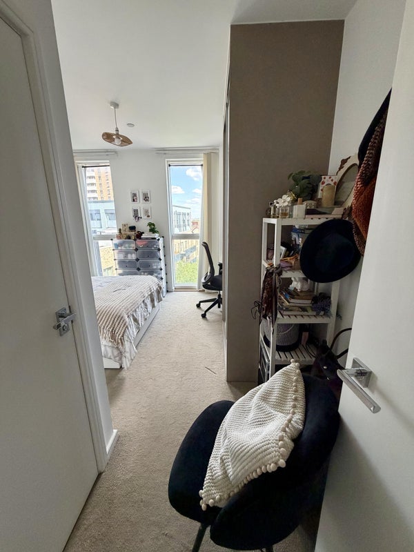 Room Bollo Lane in Greater London