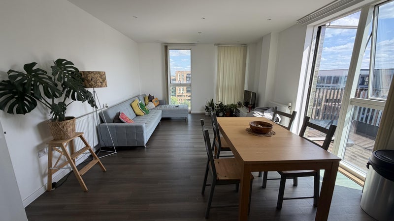 Room Bollo Lane in Greater London