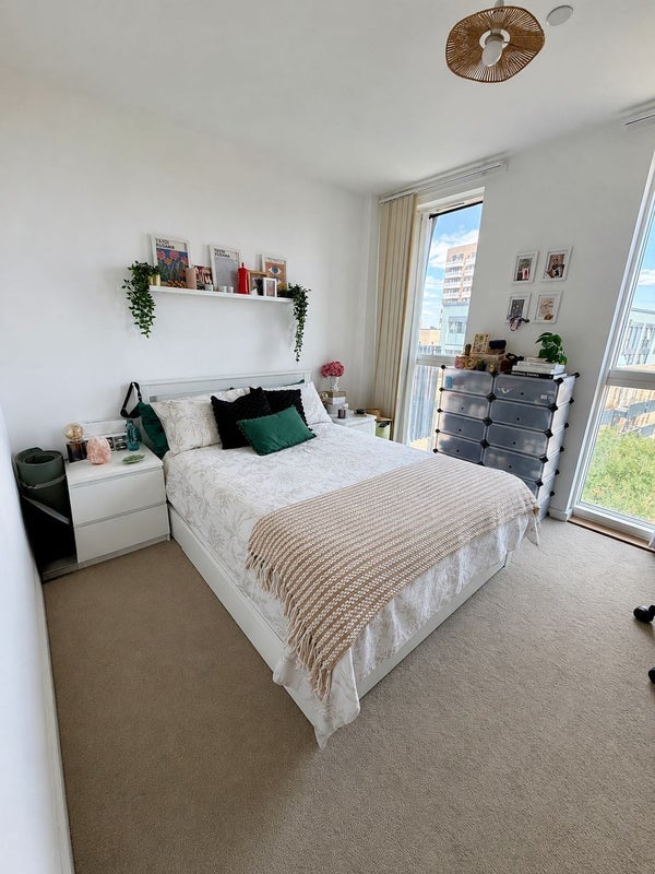 Room Bollo Lane in Greater London