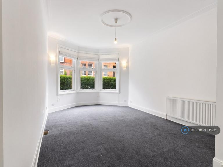 Flat Trefoil Avenue in Glasgow