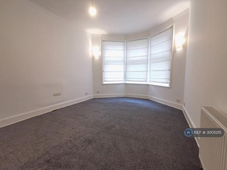 Flat Trefoil Avenue in Glasgow