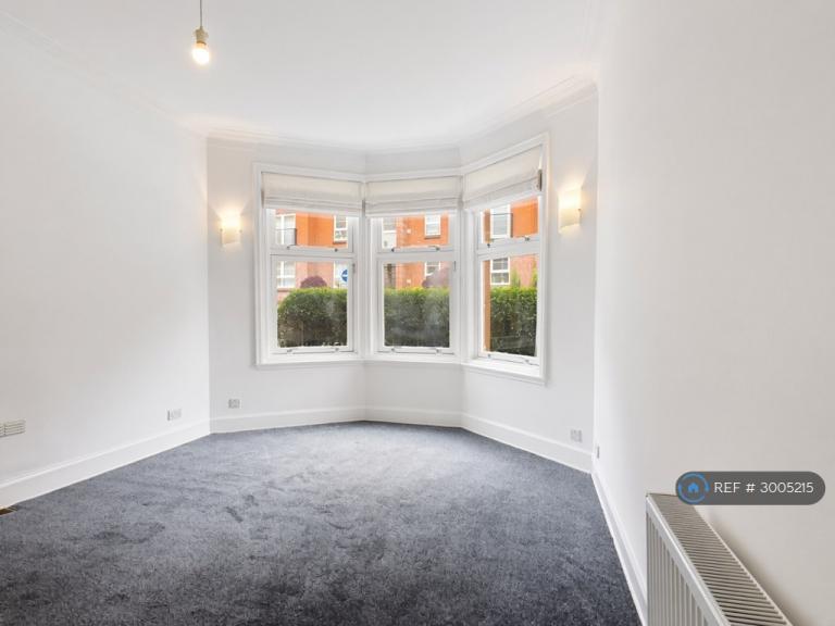 Flat Trefoil Avenue in Glasgow