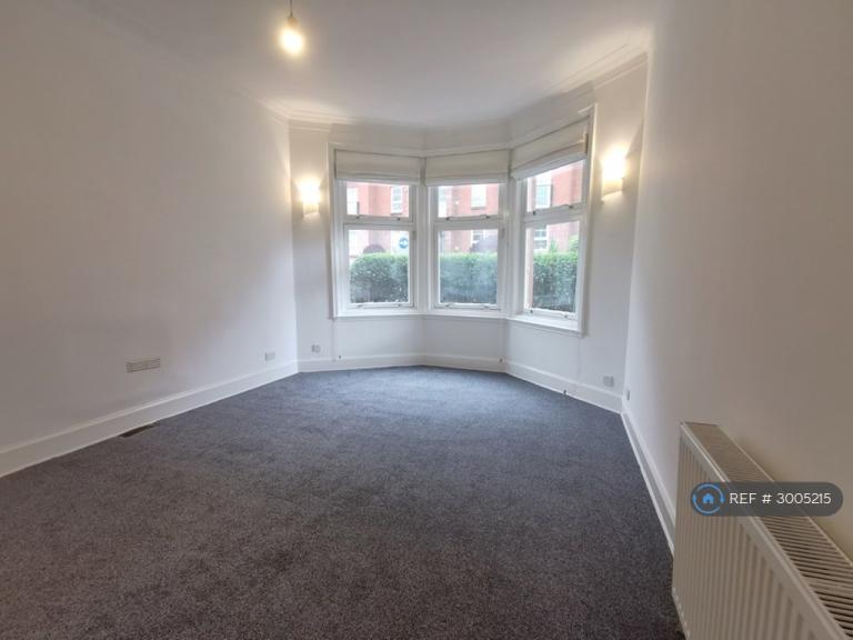 Flat Trefoil Avenue in Glasgow