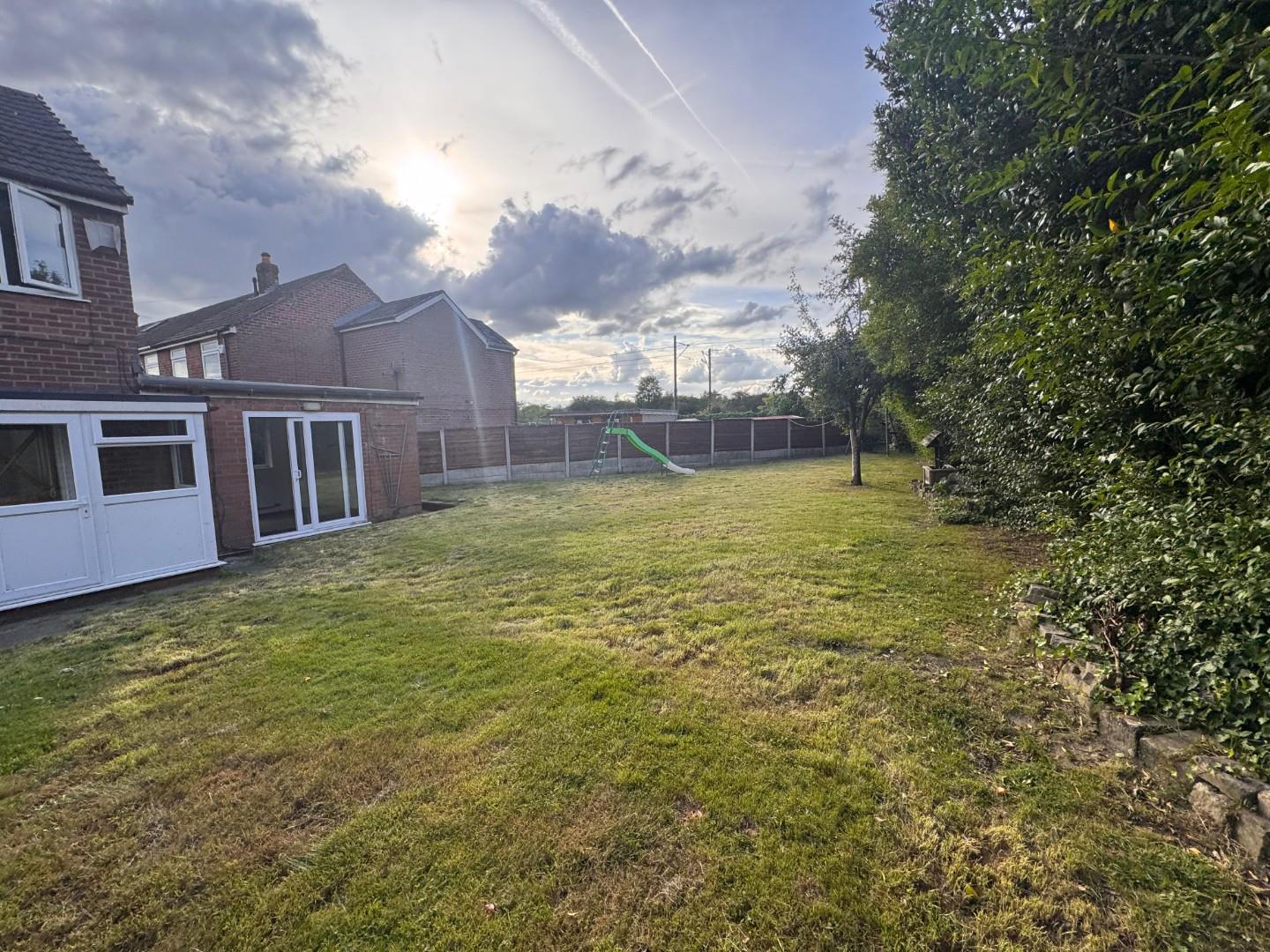 House Blenmar Close in Radcliffe