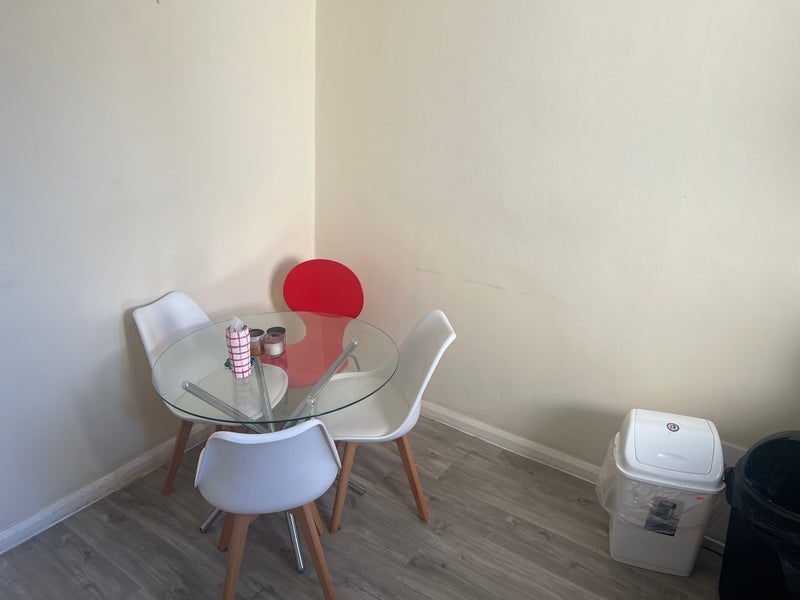Room Northcote Road in Greater London