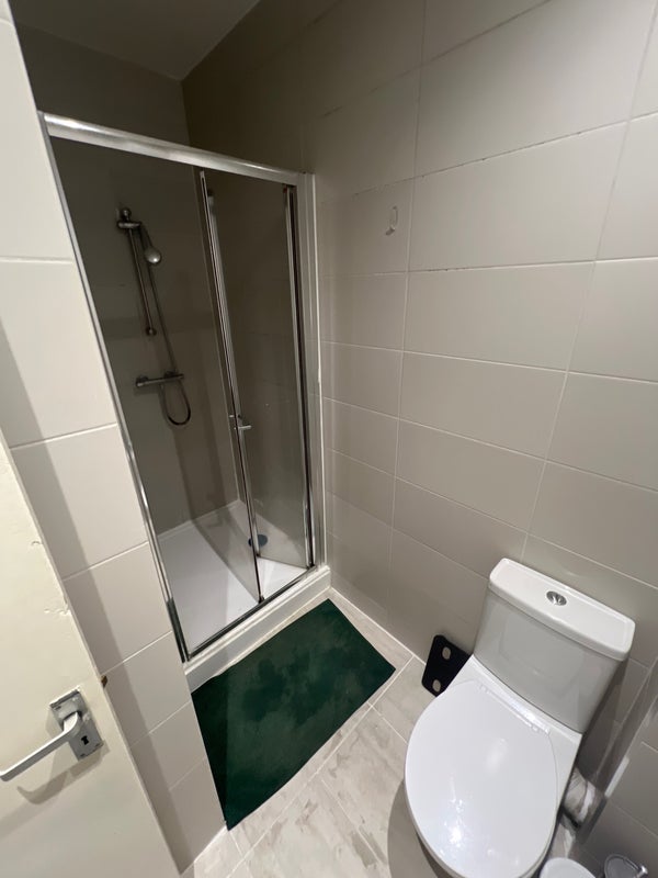 Room Northcote Road in Greater London
