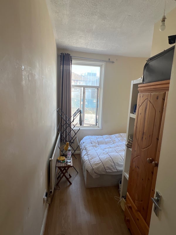 Room Northcote Road in Greater London