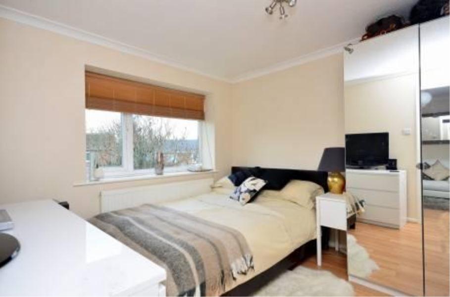 Flat Kingcup Drive in Surrey Heath