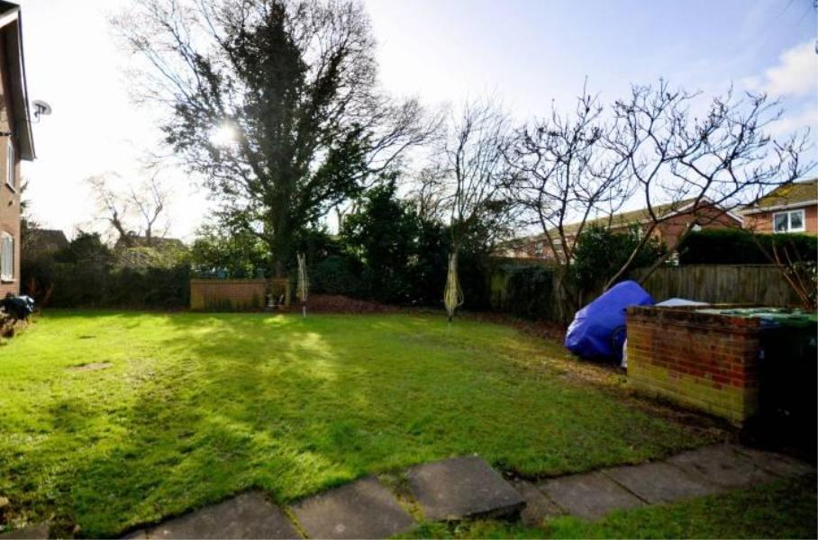 Flat Kingcup Drive in Surrey Heath