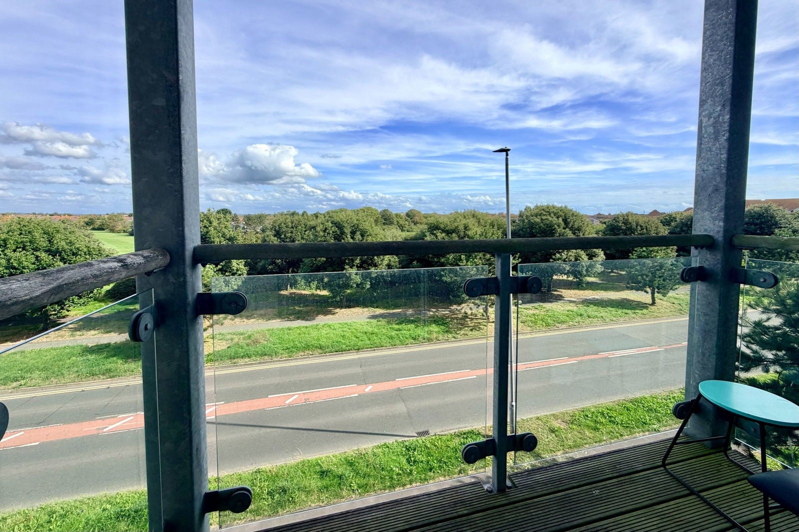 Flat Lottbridge Drove in Eastbourne