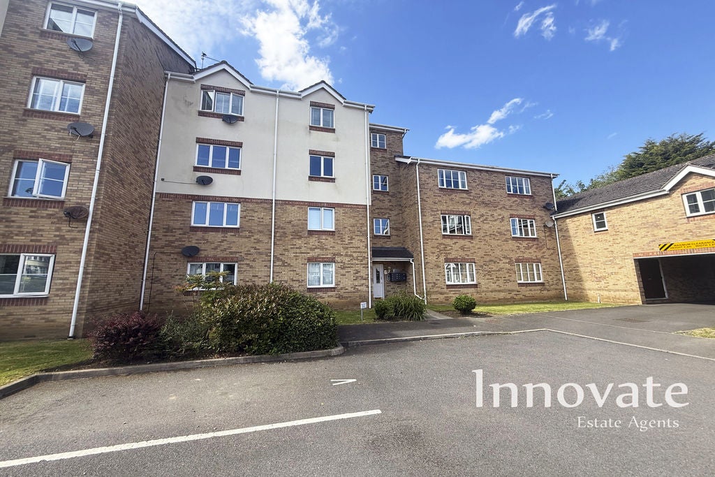 Flat Waterside Court in Sandwell