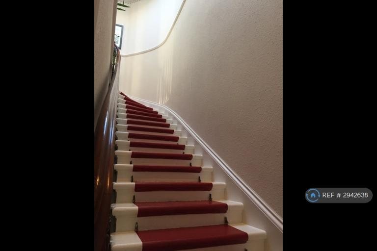Flat Bowmont Terrace in Glasgow