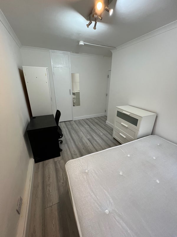 Room Cephas Street in Greater London